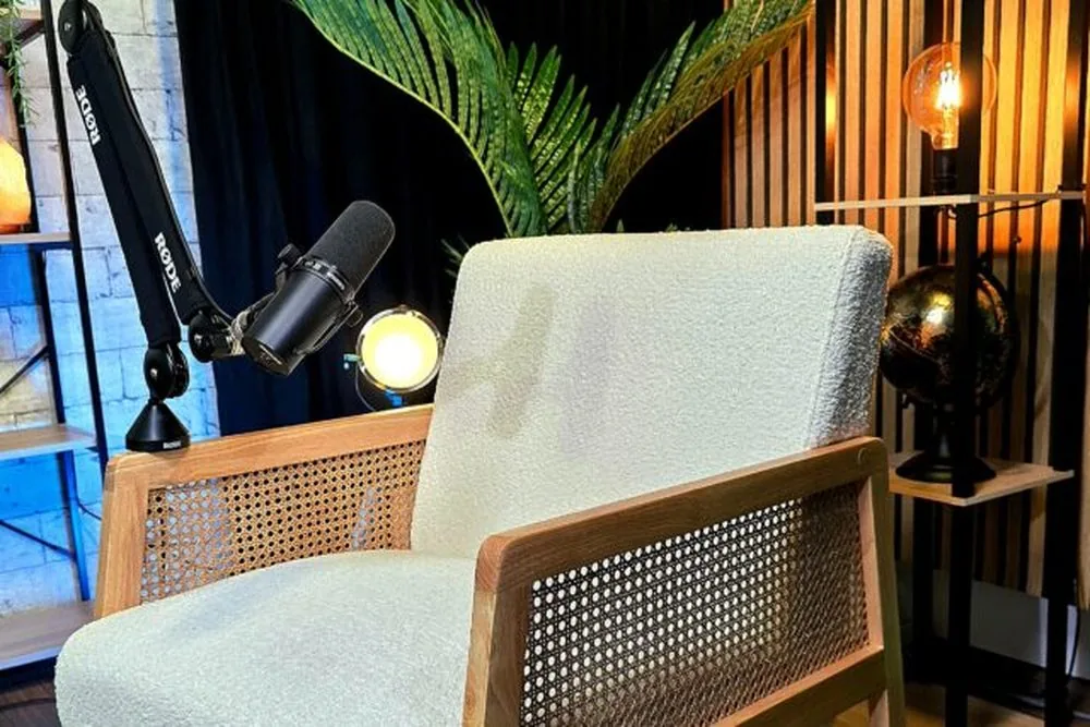 Décor Bali — studio podcast vidéo EndekaMedia Houilles